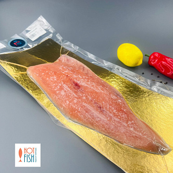 Филе горбуши HOT FISH на коже с/с, на подложке замороженное (~600г)