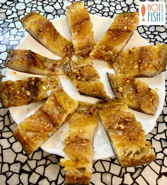 photo_5280859094883439340_y