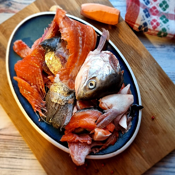 Суповой набор для Ухи из форели  "HOT FISH" (голова, хребет, хвост) с/м (~1 кг)
