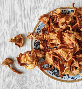 Грибы сушеные отборные Лисички, 50г