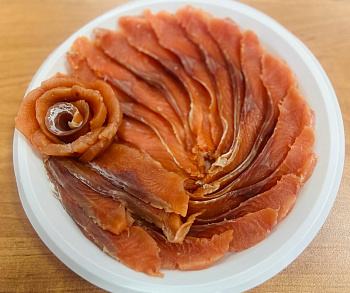 Филе кеты "Монако"HOT FISH на коже с/с, на подложке замороженное (~900г)